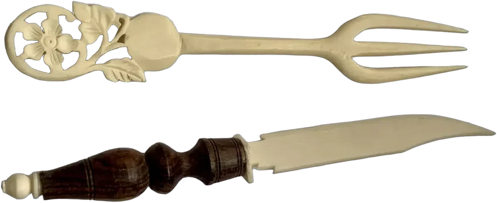 Antiguo Tenedor Y Cuchillo Hueso Crema — imagen 1