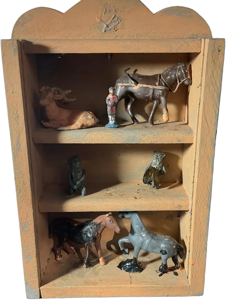 Antiguo Juguetero Con Figuras De Plomo — imagen 1