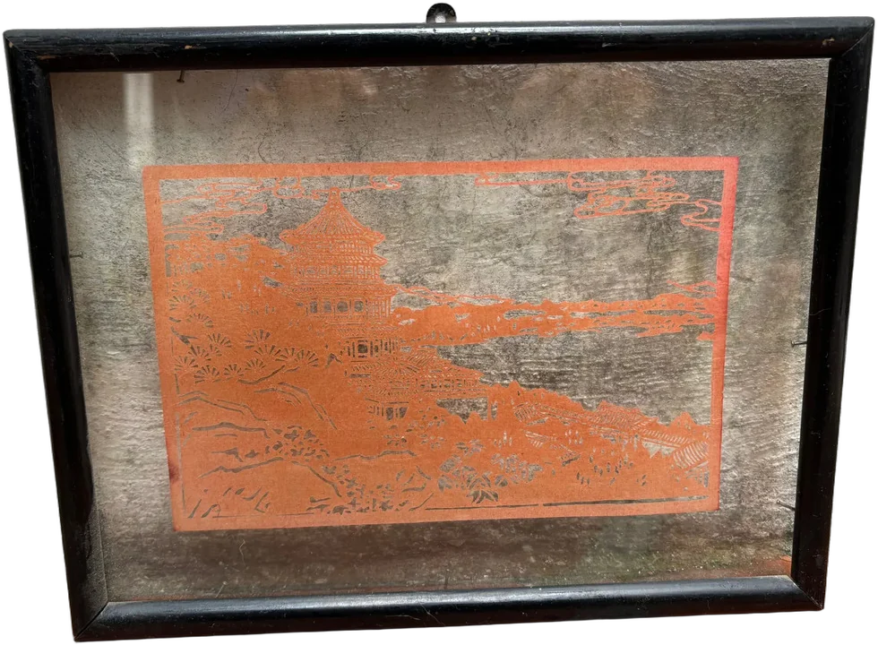 Antiguo Papel Recortado Chino Con Paisaje De Pagoda — imagen 1