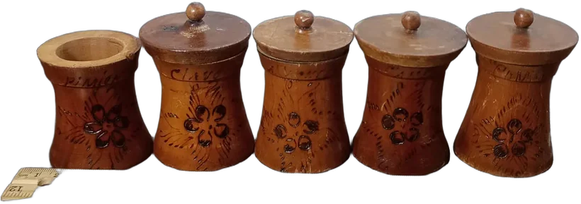 Antiguo Juego De Especieros De Madera Tallada Artesanal Amarillo