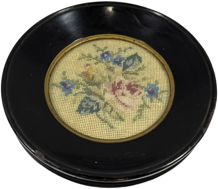 Antiguo Cuadro Petit Point Bordado Floral Hecho En Bélgica Beige Chocolate