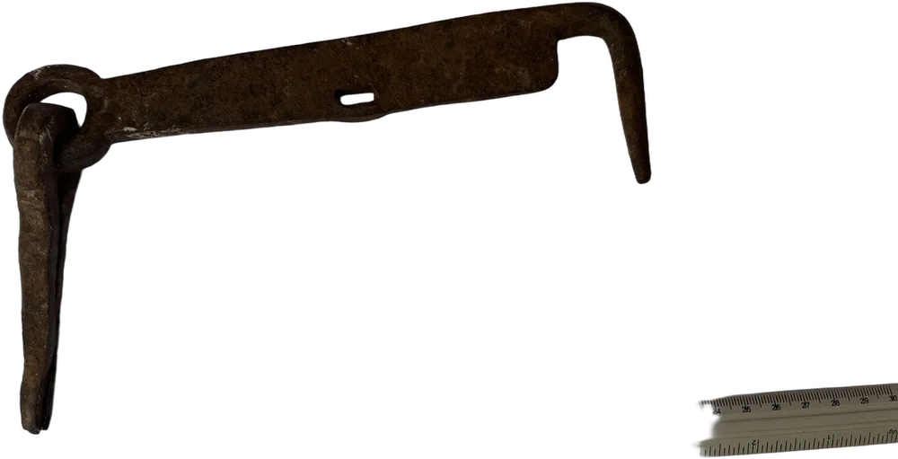 Antiguo Pestillo O Pasador Hierro Forjado Negro — imagen 1