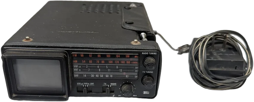 Antiguo Radio Televisión Portátil Radioshack Funcionando Con