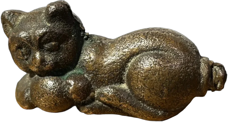 Antiguo Pequeña Escultura Gato Con Pelota De Bronce S. Xix Dorado Oscuro