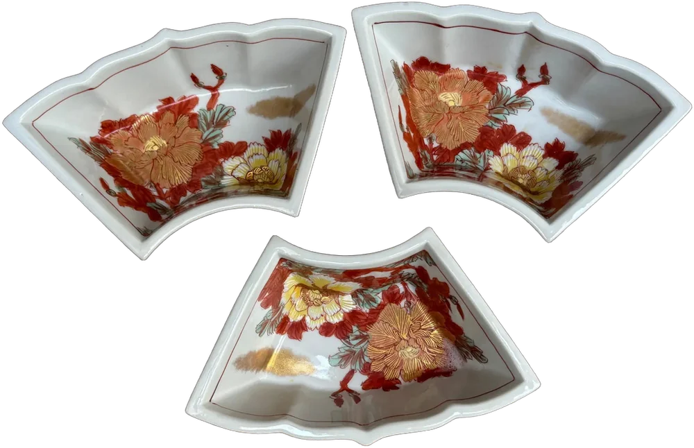 Platos Porcelana En Abanico Pintada A Mano, Estilo Imari Rojo Y Dorado Crisantemos