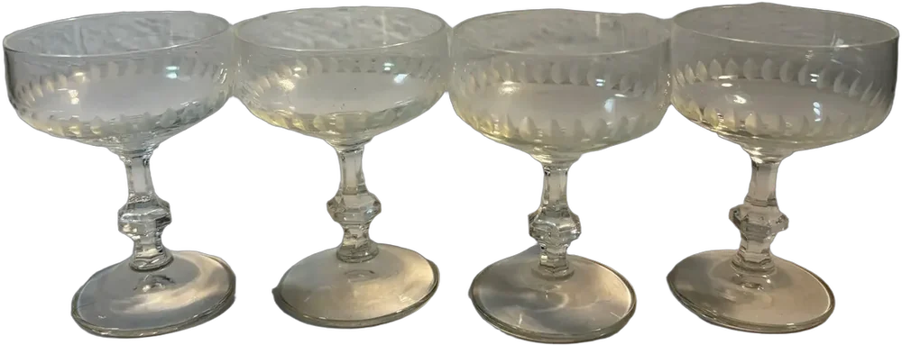 Set X4 Mini Copas Licor Vintage De Vidrio Tallado Transparente