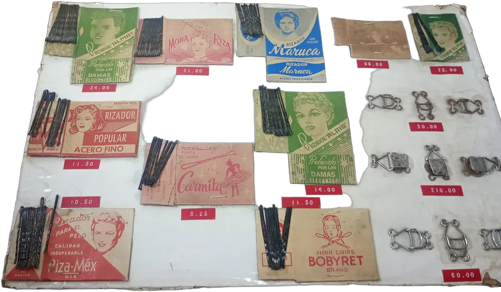 Antiguo Muestrario De Rizadores Y Broches Metálicos — imagen 1