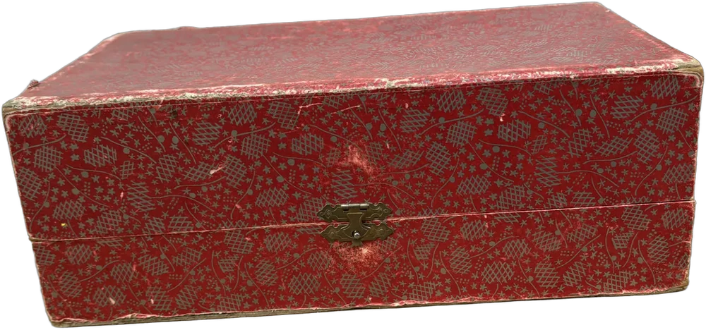 Antigua Caja De Cartón Decorada S. Xix Roja/gris Rojo Estrellas Y Dibujos Geométricos