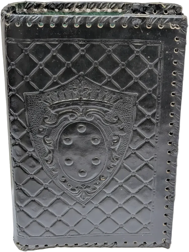 Antiguo Cubre Libros De Piel Repujada Con Escudo Heráldico Negro
