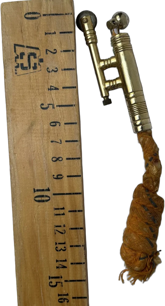 Antiguo Mechero Marino Latón — imagen 1