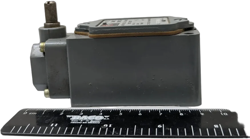 Interruptor De Limite Cutler-hammer Type L 600v Nos Nuevo Gris