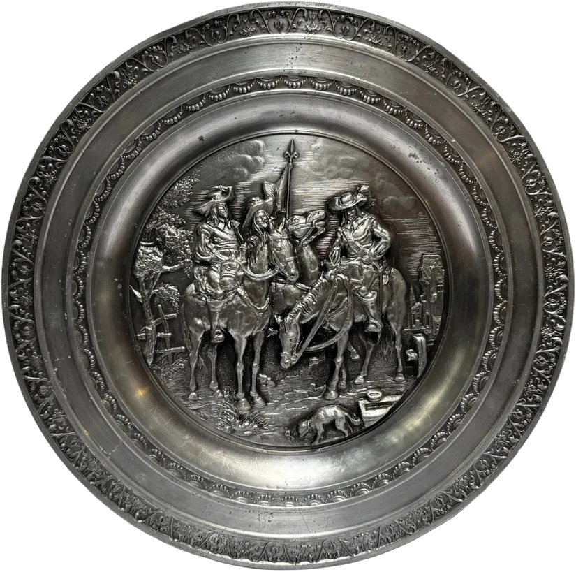 Vintage Plato Decorativo Mosqueteros Estaño (pewte Pura) Plateado Mosqueteros