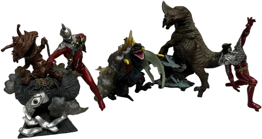 Lote De Figuras De Acción Ultraman Y Kaijus