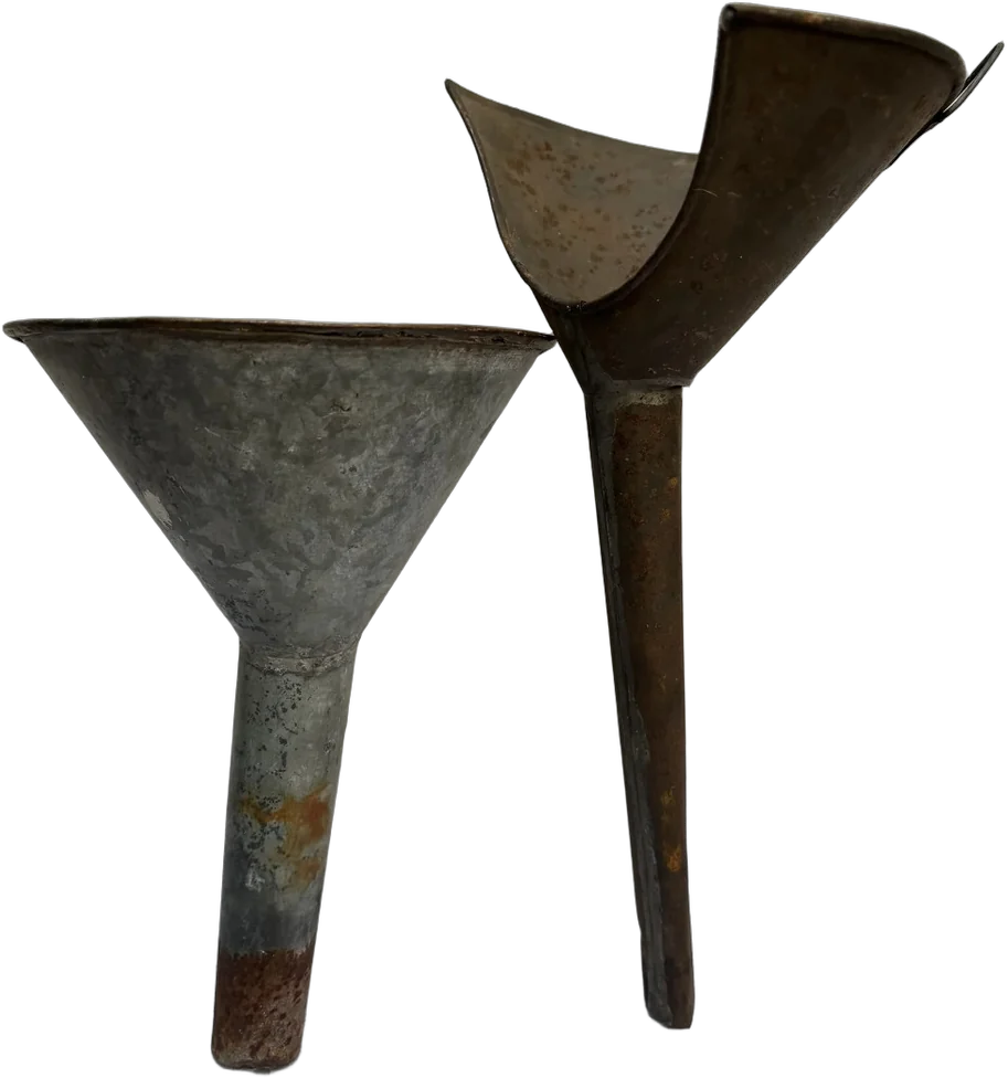 Par De Embudos Antiguos Medianos Gris Oscuro