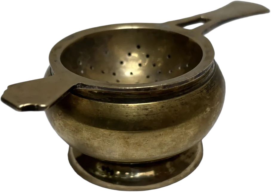 Antiguo Colador De Té De Dos Piezas Bronce Dorado Oscuro